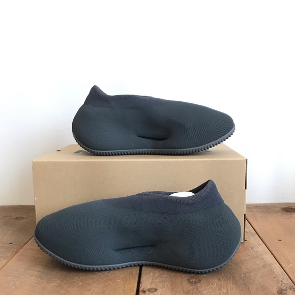 Yeezy Knit RNR - Picture 4 of 9